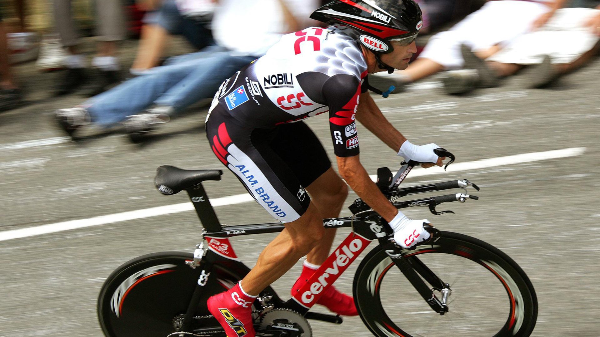 爱游戏多端接入-《创新比赛规则：提升公平性与观赏性的平衡点》，创新类的比赛