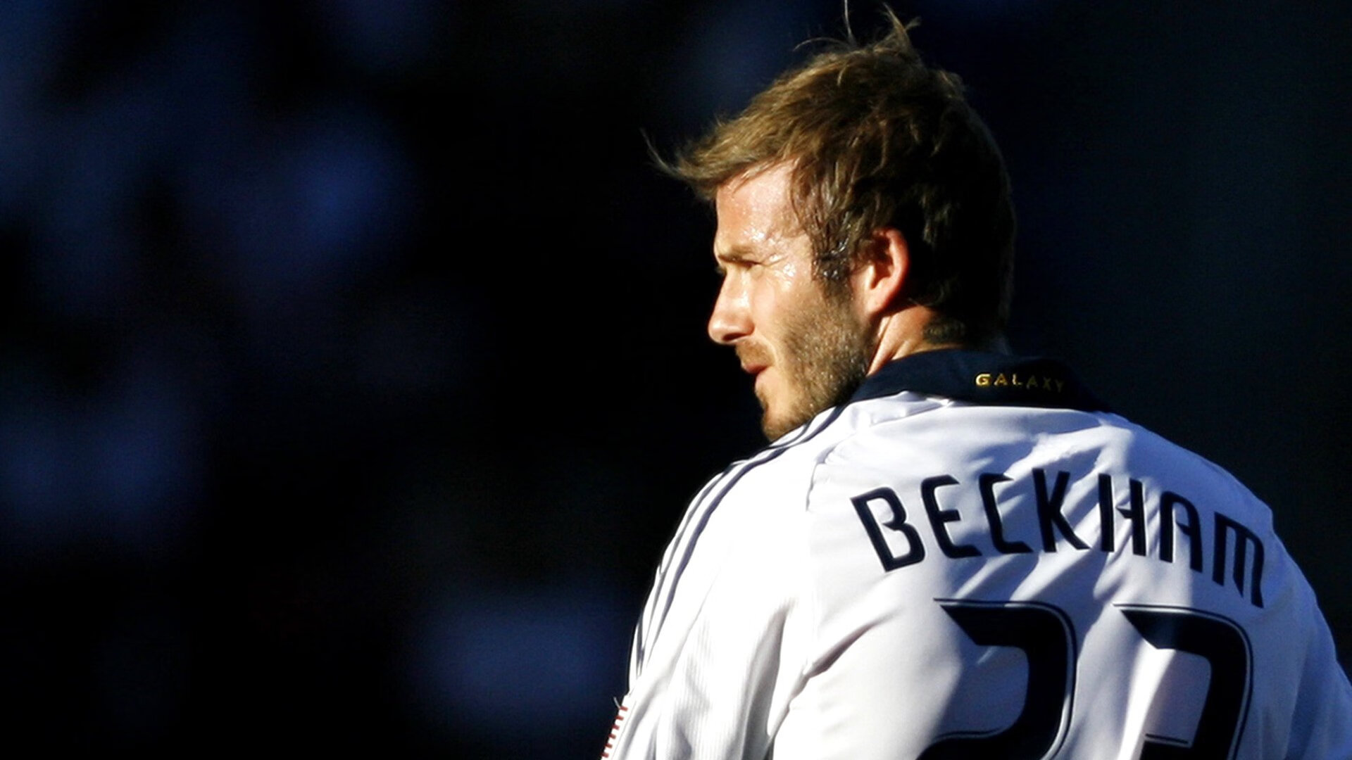 爱游戏GAMING平台-【球桌养护】专业人士传授台球桌保养技巧，桌球台面怎么保养视频